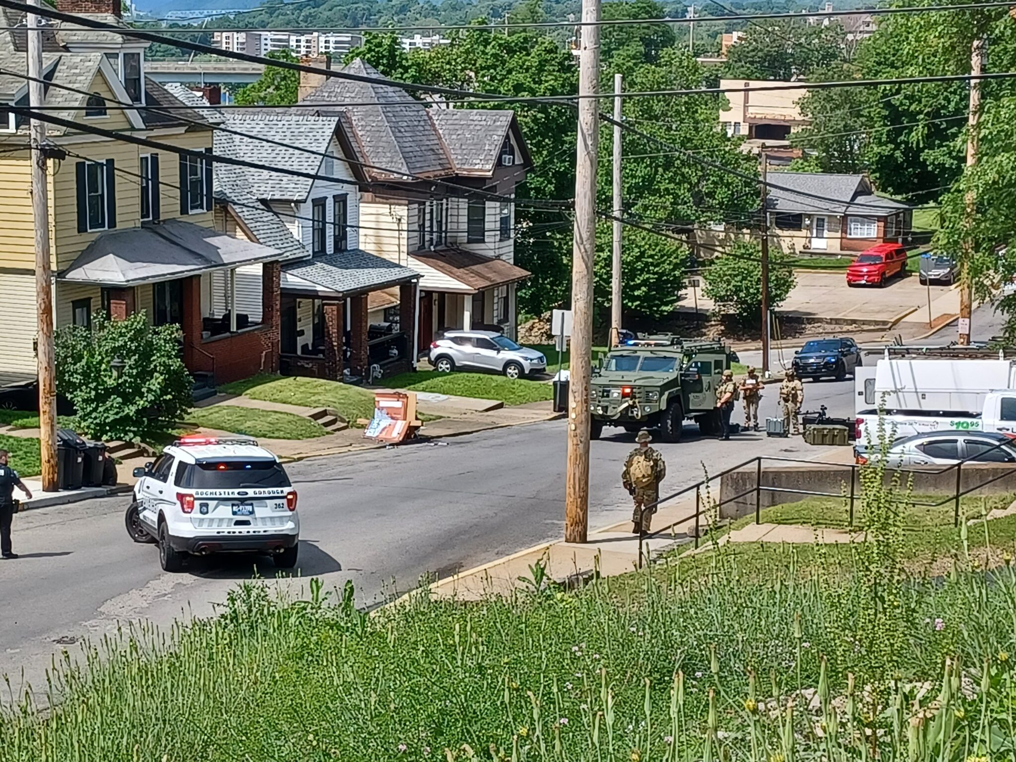 One arrested during SWAT standoff in Rochester - Beaver County Radio