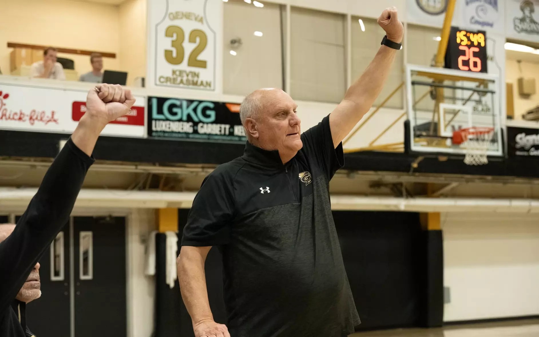 Geneva College head basketball coach Jeff Santarsiero to retire