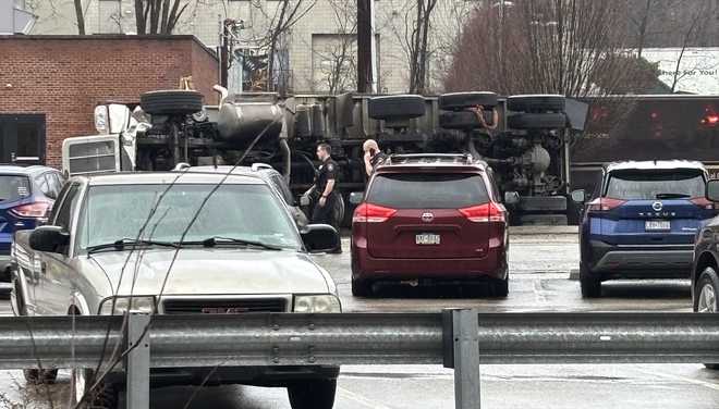 Crash causes road to briefly shut down in Allegheny County - Beaver ...